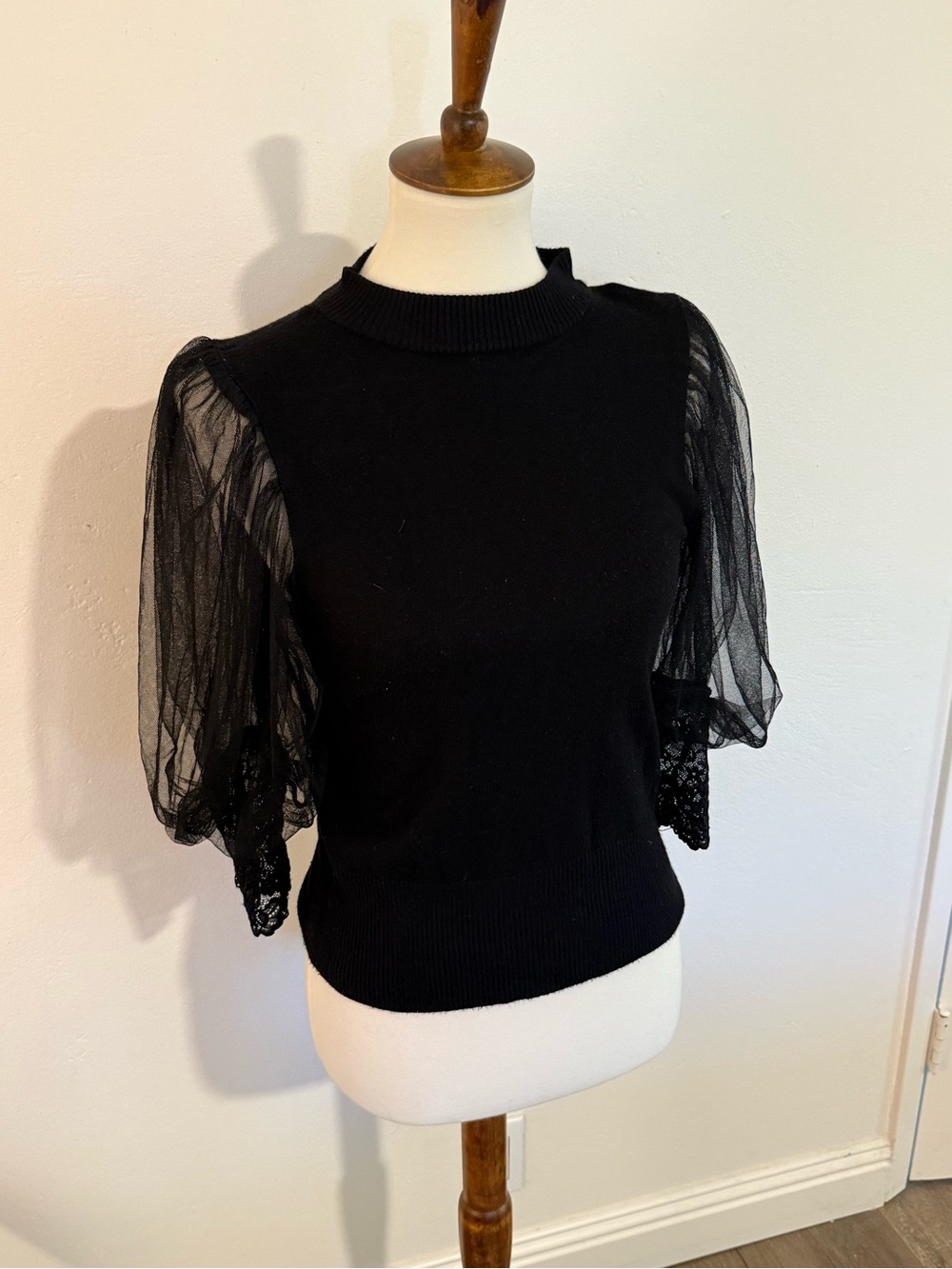 Gracia Black Puff Sleeve Knit Top